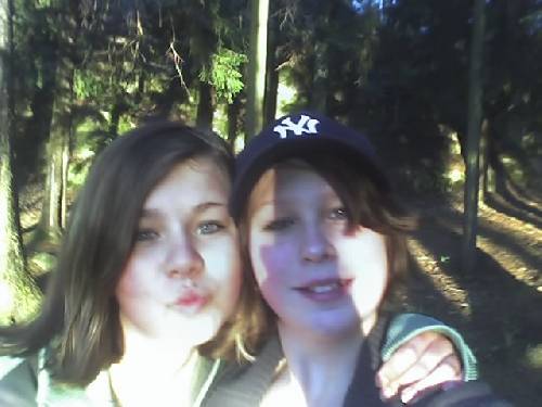 jag och fanny på skogspromenad! :D