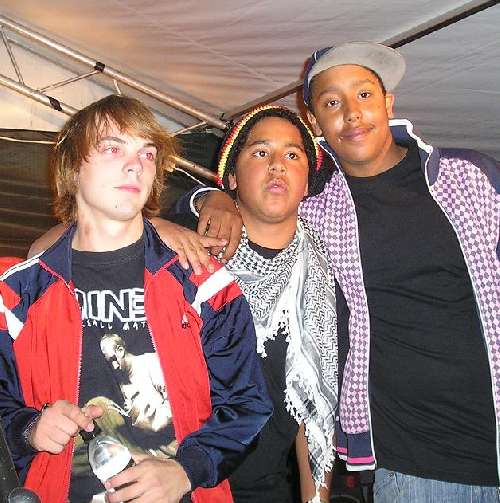 My band :D
Jag till vänster, Luis i mitten och Joshua till höger ^^