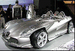 Mercedes-Benz F400 Carving Concept
Jag har redan utnämnt SLR till den fulaste bilen Mercedes någonsin producerat. Jag ska förtydliga till "den fulaste serieproducerade bilen". Konceptbilar får uppenbarligen bli precis hur bisarra som helst. Denna burleska uppvisning i metallvikning skulle kunna vara reklam för en plåtfirma. Namnet "Carving" är slående...
Utan tvekan måste denna bil vara en av världshistoriens fulaste bilar, alla kategorier.