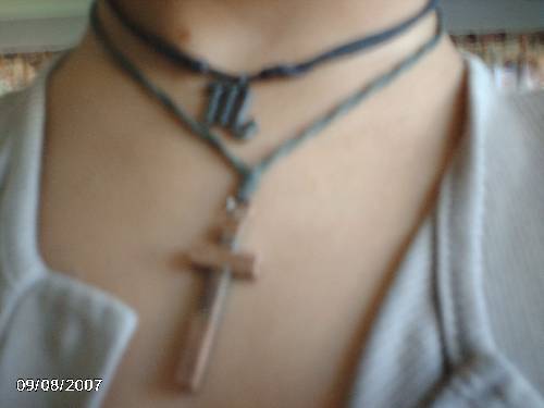 Mina favo halsband=P
