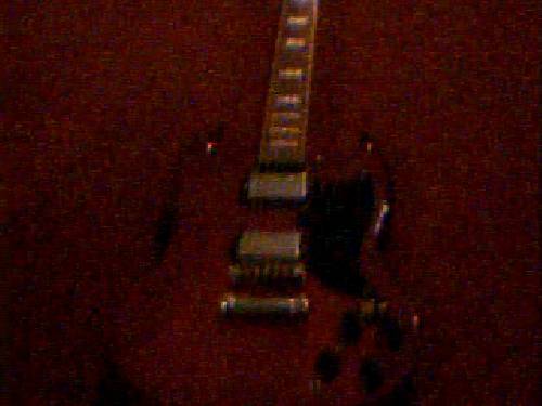 Min första gitarr, har en mkt bättre å snyggare nu:D