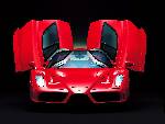 Här är en ferrari enzo som fäller ut sina vingar