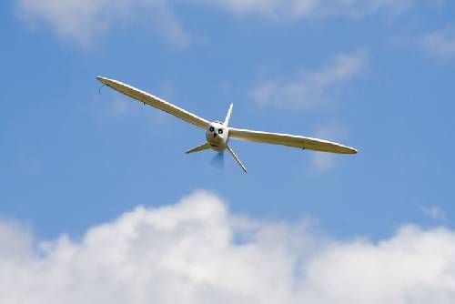 ÄR DET ETT FLYGPLAN? ÄR DET EN FÅGEL?