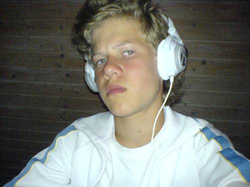 mee. Wannabe Dj ..