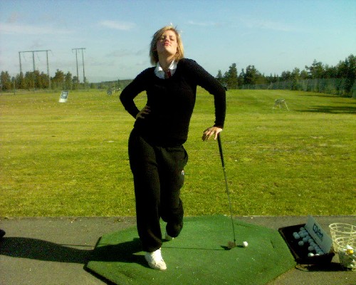 spelar golf ;D