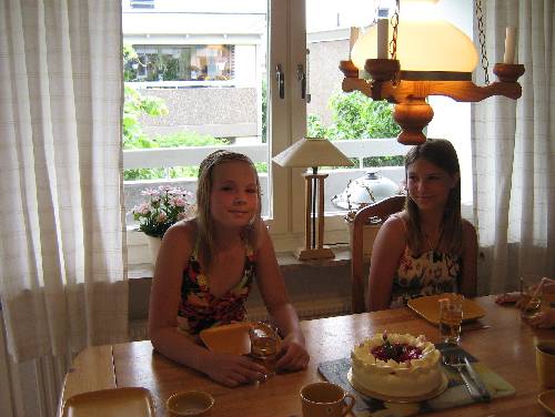 jag och niocloe på min födelse dag när jag fyllde 10 år :)