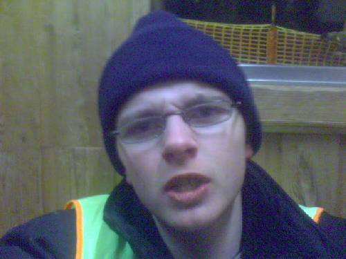 En tråkig dag på jobbet i vintras:) (brukar ej glasögon på riktigt)