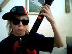 jag spelar guitar hero nån som gör det skriv i min gb