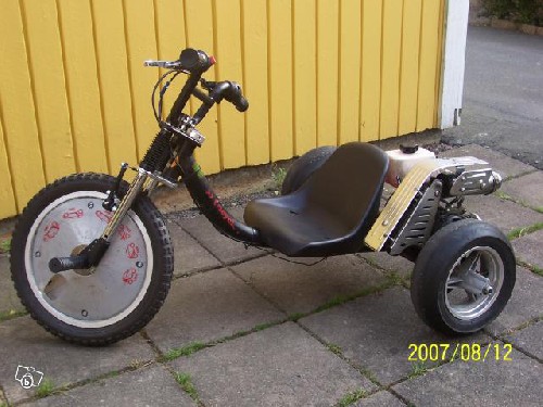 Den är min har byggt den med mina egna händer. vill ni köpa så säg till =D