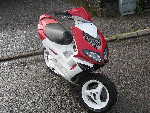 Min moppe, det är röd och gayig =)