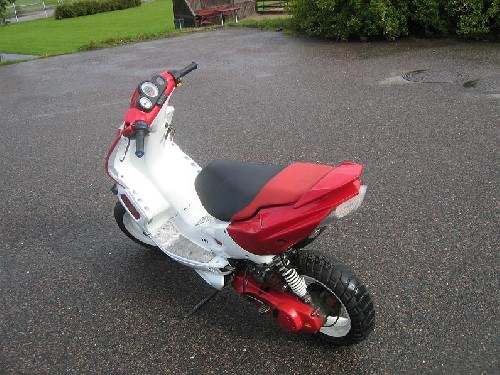min moppe, den är röd och gayig =)