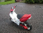 min moppe, den är röd och gayig =)