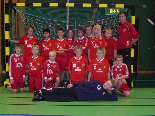 mitt handbolls lag :P   arvid, heiden, felix, hampus, jonte, jag, dennis, emil, tränare macken (magnus), marcus,jote å ,erik, victor, johan a ,johan r

målvakt rasmus
