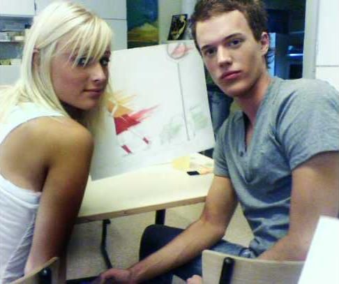 jag och kim i kim´s skola:)