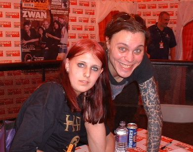 jag och ville valo!<3 det vcar första gången jag träffade honom och jag var kanske 12-14 år. Fan, det var kul! Vi satt och snackade i typ 3 timmar<3 baby