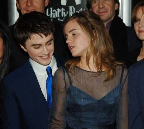 där ser man en annan sida av harry potter xD (daniel ratclif o emma watson)