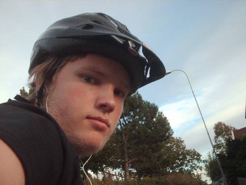 Jag är ute och cyklar...
0l06 ]