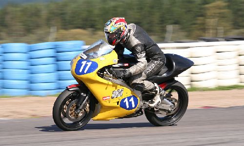 farsan tävlar i 250