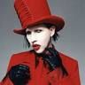 Marilyn Manson ser rött:)