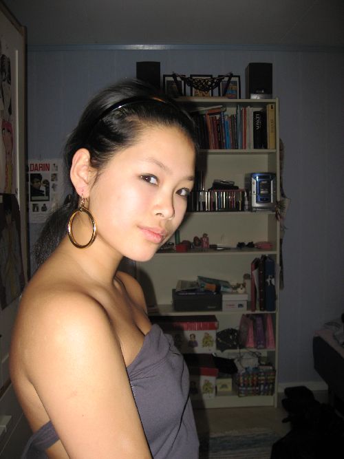 wii <3 (har på mig ett linne upp och ner xD skulle se ut som Rihanna eller va hon heter...) x''''D