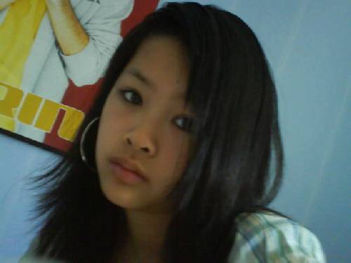 mwhaha en ful darin poster in tha background!