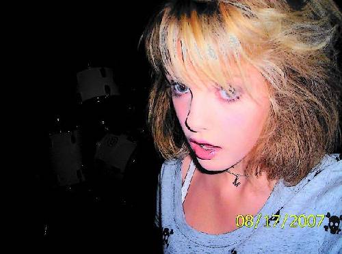 ohh! the emo kid xO