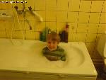 det här är altså jag när min mammas flickvän häde i mig med klädderna på hihihihihihihi
(jag erkener det va faktist ganska roligt)