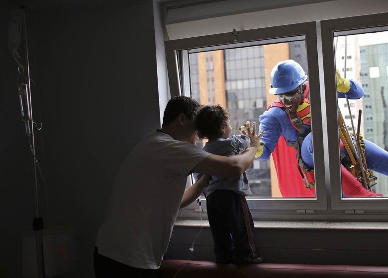 Super highfive