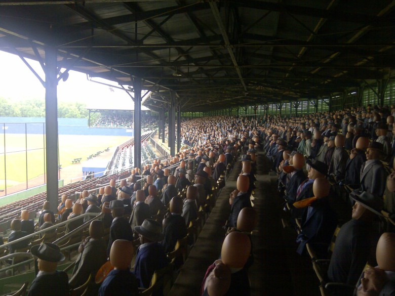 Fake crowd