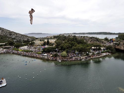 Red Bull cliff diving – bild 2 av 10