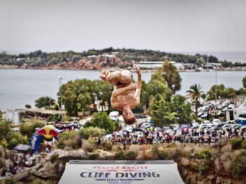 Red Bull cliff diving – bild 6 av 10