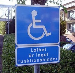 Lite roliga skyltar – bild 1 av 3