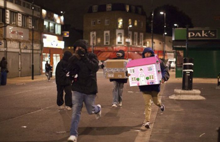 Photoshoppade bilder från kravallerna i London 2011 – bild 4 av 46