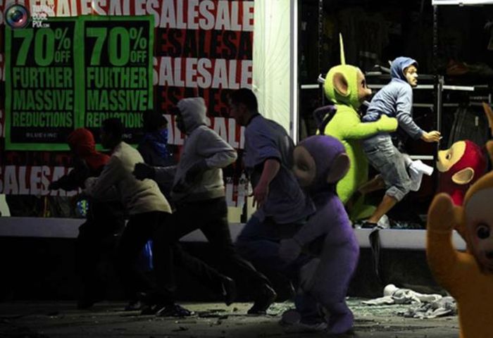 Photoshoppade bilder från kravallerna i London 2011 – bild 33 av 46