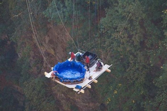 Hängande jacuzzi i Schweiz – bild 18 av 30