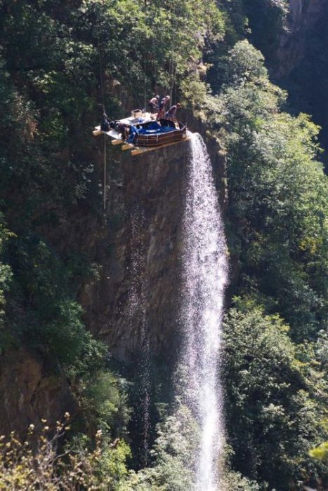 Hängande jacuzzi i Schweiz – bild 30 av 30
