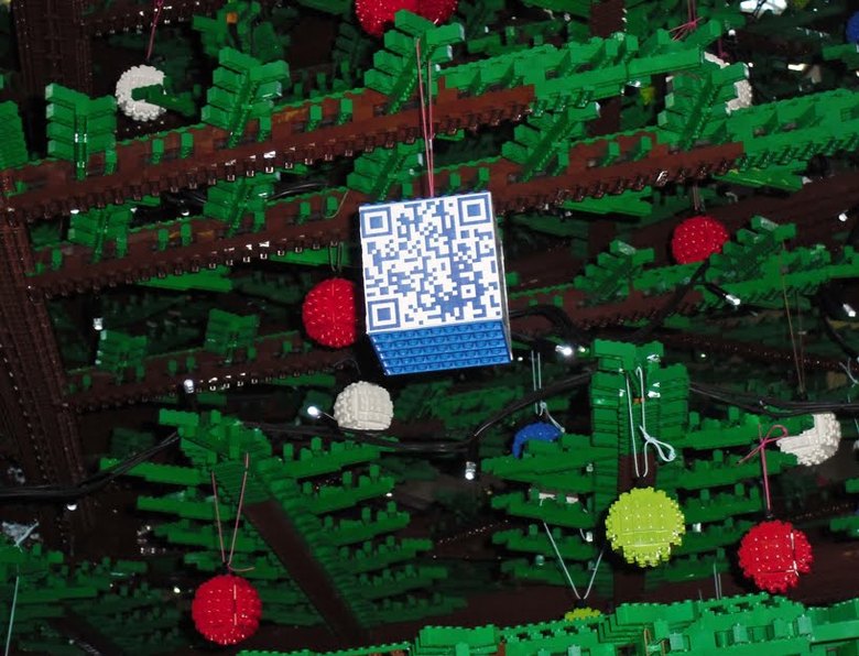 Julgran i Lego – bild 4 av 5