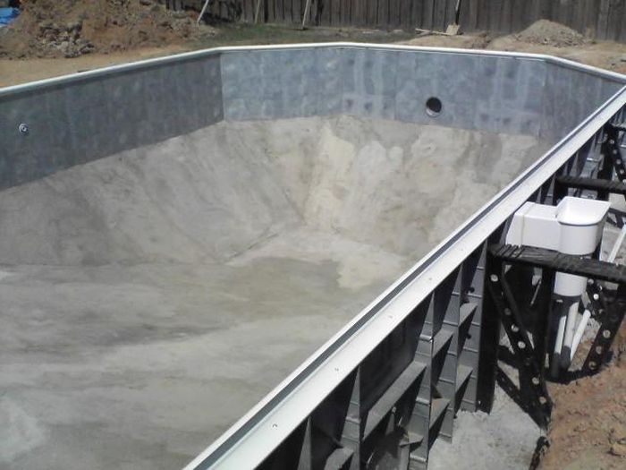 Hemmagjord pool – bild 23 av 38
