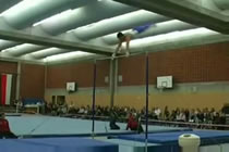 Bild från Gymnast landar väldigt fel