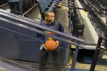 Bild från Monta Ellis sätter snyggt basketskott