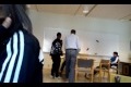 Bild från Lärare dampar på kaxig elev.