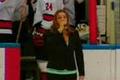 Bild från Girl falls on ice singing National Anthem