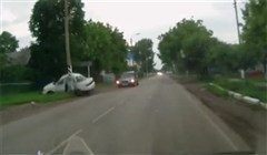 Bild från Bilen kör mot pålen