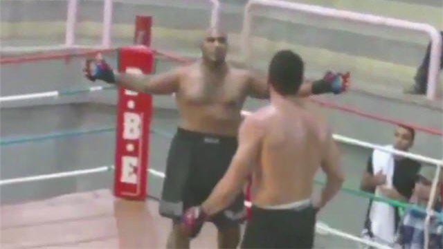 Bild från Kaxig MMA fighter KO'ed