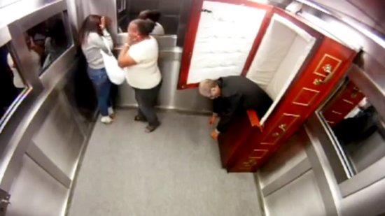 Bild från Mannen i kista - Prank