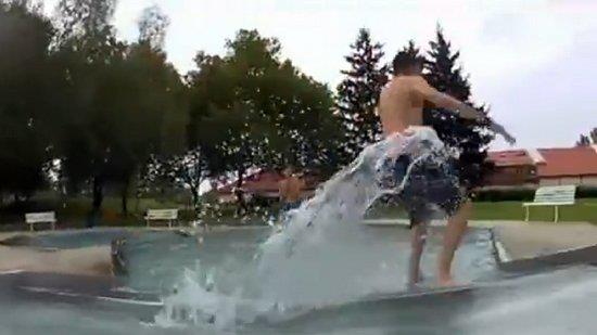Bild från Därför ska man inte springa vid poolen